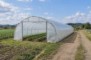 portable structures for agricultural use