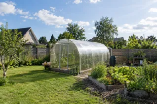 portable structures for residential use